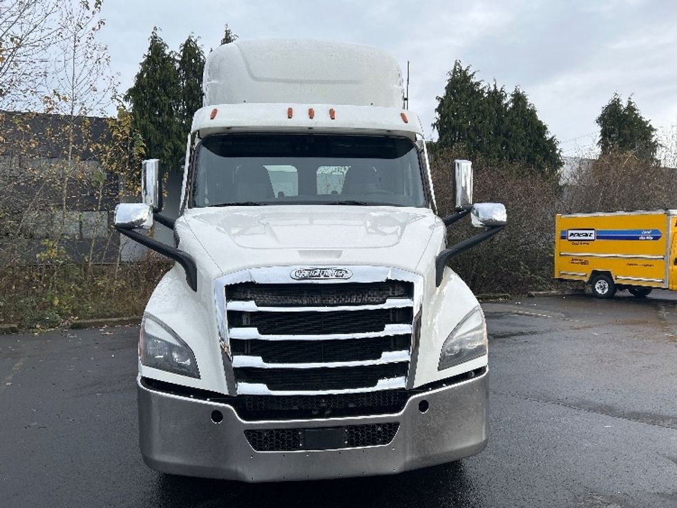 Day Cab Tractor-Heavy Duty Tractors-Freightliner-2021-T11664ST-Clackamas-OR-477,178\n\t\tmiles-$ 48,500 - Image 2