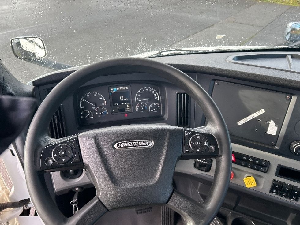 Day Cab Tractor-Heavy Duty Tractors-Freightliner-2021-T11664ST-Clackamas-OR-481,929\n\t\tmiles-$ 48,000 - Image 11