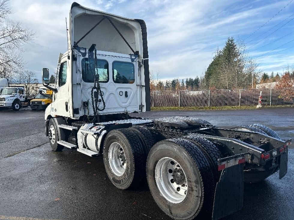 Day Cab Tractor-Heavy Duty Tractors-Freightliner-2021-T11664ST-Clackamas-OR-481,929\n\t\tmiles-$ 48,000 - Image 5
