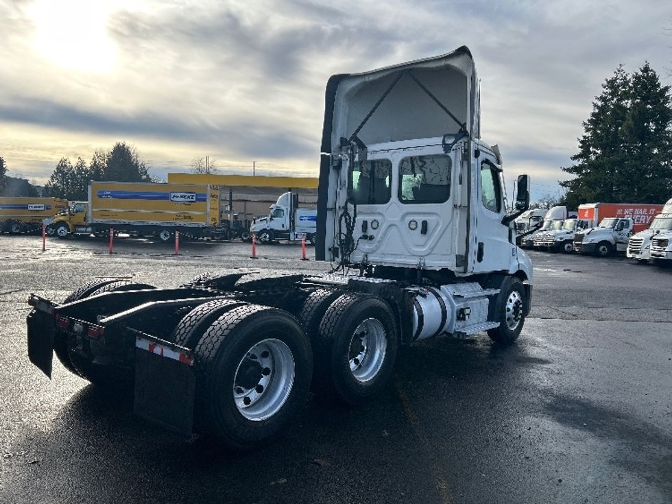 Day Cab Tractor-Heavy Duty Tractors-Freightliner-2021-T11664ST-Clackamas-OR-481,929\n\t\tmiles-$ 48,000 - Image 7