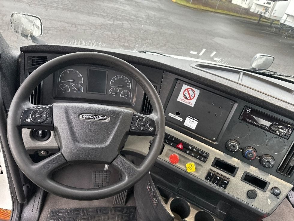 Day Cab Tractor-Heavy Duty Tractors-Freightliner-2021-T11664ST-Clackamas-OR-485,146\n\t\tmiles-$ 47,500 - Image 10
