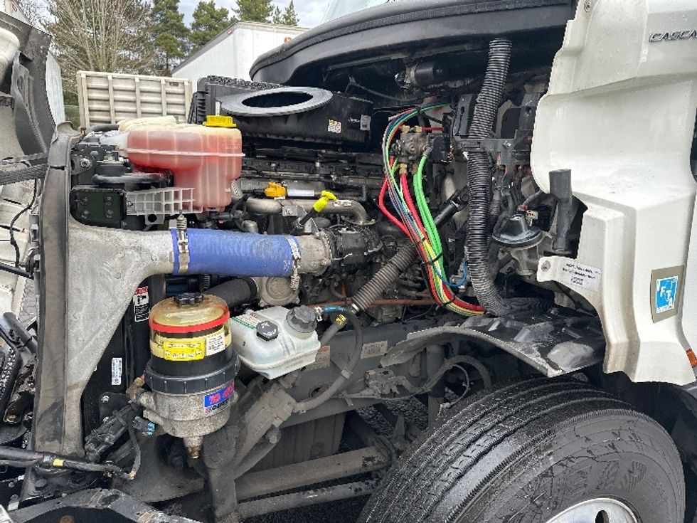 Day Cab Tractor-Heavy Duty Tractors-Freightliner-2021-T11664ST-Clackamas-OR-485,146\n\t\tmiles-$ 47,500 - Image 15