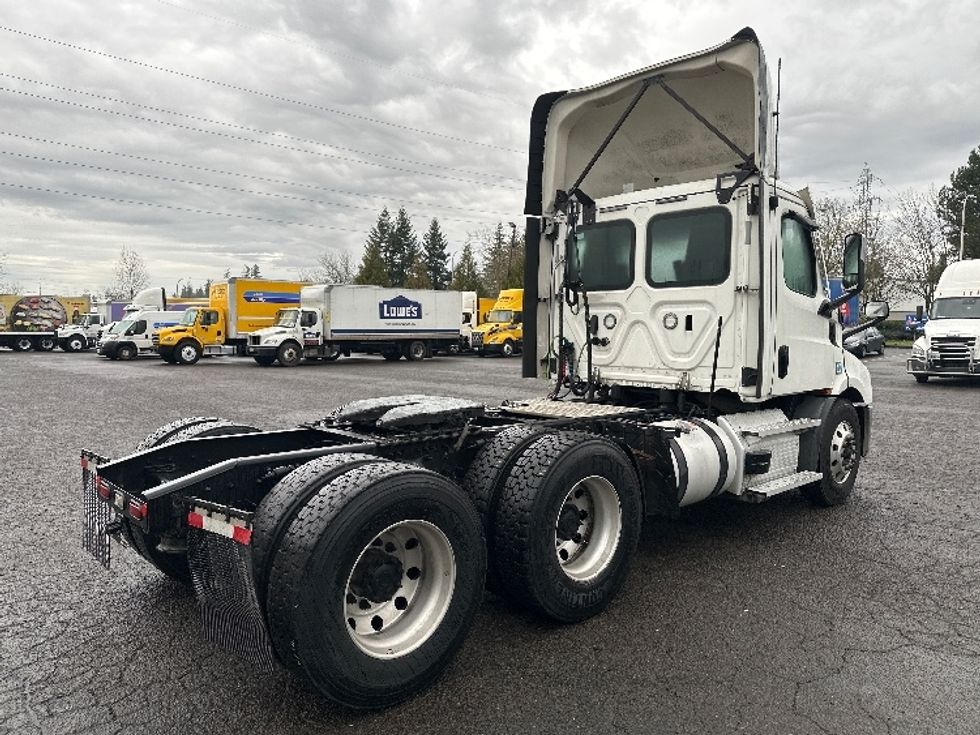 Day Cab Tractor-Heavy Duty Tractors-Freightliner-2021-T11664ST-Clackamas-OR-485,146\n\t\tmiles-$ 47,500 - Image 7