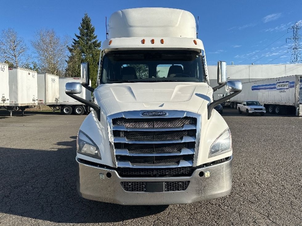 Day Cab Tractor-Heavy Duty Tractors-Freightliner-2021-T11664ST-Clackamas-OR-487,222\n\t\tmiles-$ 48,250 - Image 2