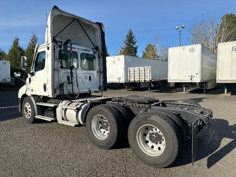 Day Cab Tractor-Heavy Duty Tractors-Freightliner-2021-T11664ST-Clackamas-OR-487,222\n\t\tmiles-$ 48,250 - Image 5