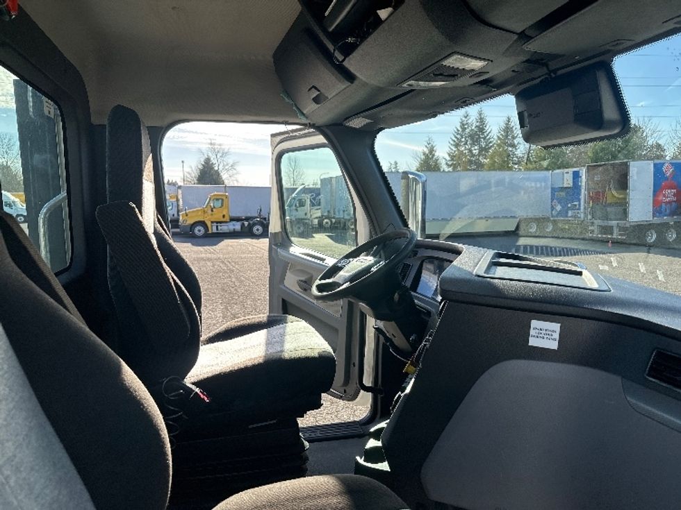 Day Cab Tractor-Heavy Duty Tractors-Freightliner-2021-T11664ST-Clackamas-OR-489,445\n\t\tmiles-$ 47,250 - Image 14