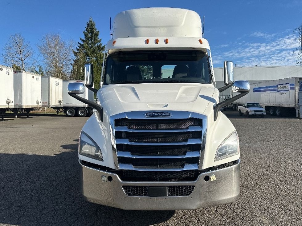 Day Cab Tractor-Heavy Duty Tractors-Freightliner-2021-T11664ST-Clackamas-OR-489,445\n\t\tmiles-$ 47,250 - Image 2