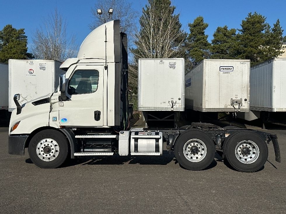 Day Cab Tractor-Heavy Duty Tractors-Freightliner-2021-T11664ST-Clackamas-OR-489,445\n\t\tmiles-$ 47,250 - Image 4