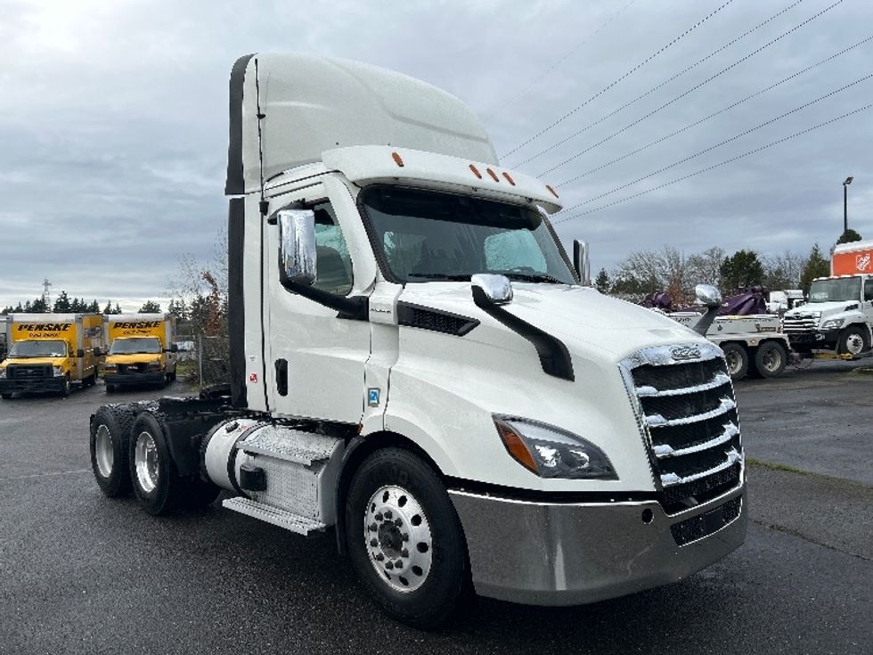 Day Cab Tractor-Heavy Duty Tractors-Freightliner-2021-T11664ST-Clackamas-OR-505,055\n\t\tmiles-$ 45,500 - Image 1
