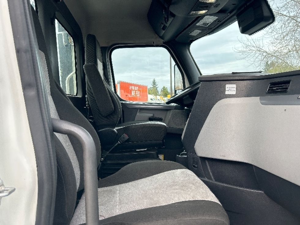 Day Cab Tractor-Heavy Duty Tractors-Freightliner-2021-T11664ST-Clackamas-OR-505,055\n\t\tmiles-$ 45,500 - Image 14