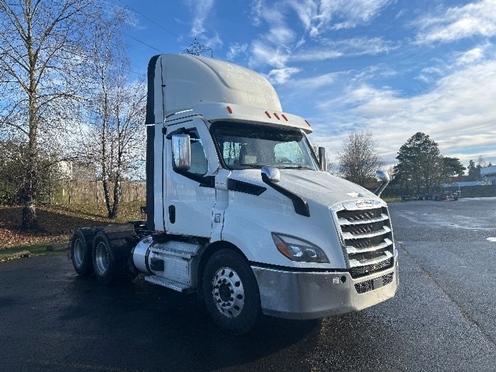 Day Cab Tractor-Heavy Duty Tractors-Freightliner-2021-T11664ST-Clackamas-OR-547,696\n\t\tmiles-$ 41,000 - Image 1