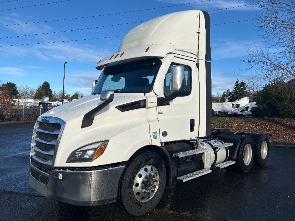 Day Cab Tractor-Heavy Duty Tractors-Freightliner-2021-T11664ST-Clackamas-OR-547,696\n\t\tmiles-$ 41,000 - Image 3