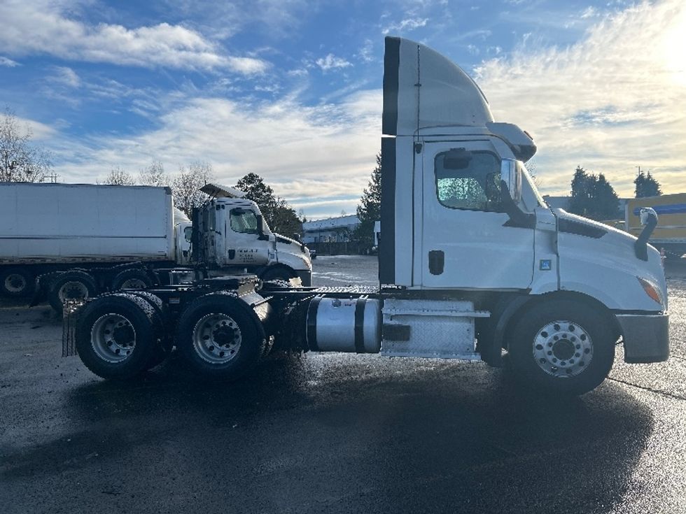 Day Cab Tractor-Heavy Duty Tractors-Freightliner-2021-T11664ST-Clackamas-OR-547,696\n\t\tmiles-$ 41,000 - Image 8
