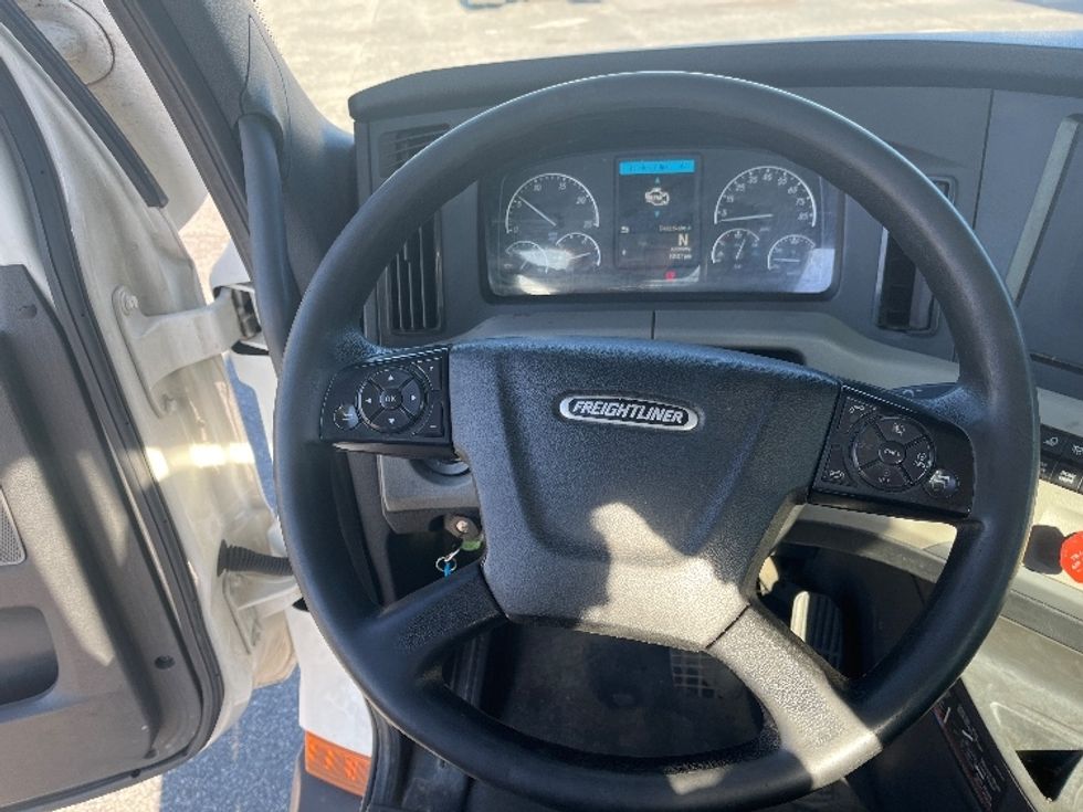 Day Cab Tractor-Heavy Duty Tractors-Freightliner-2021-T11664ST-Concord-NC-233,832\n\t\tmiles-$ 67,500 - Image 11