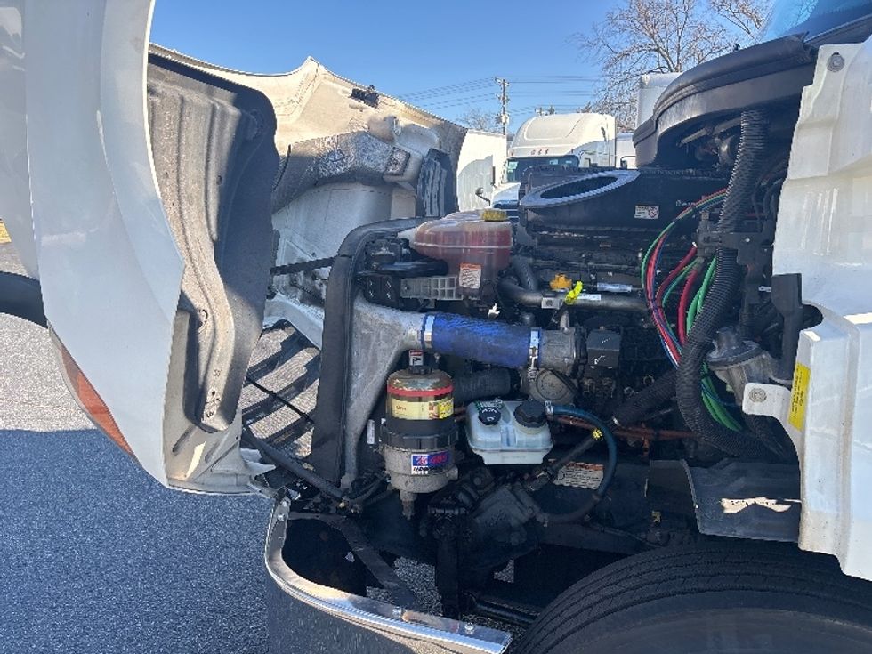 Day Cab Tractor-Heavy Duty Tractors-Freightliner-2021-T11664ST-Concord-NC-264,112\n\t\tmiles-$ 65,000 - Image 16