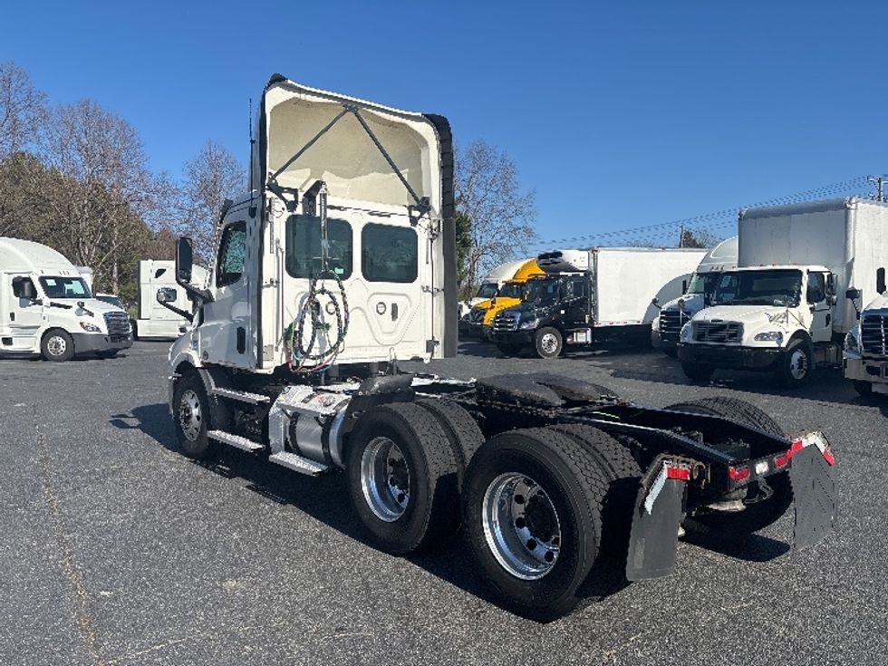 Day Cab Tractor-Heavy Duty Tractors-Freightliner-2021-T11664ST-Concord-NC-264,112\n\t\tmiles-$ 65,000 - Image 5