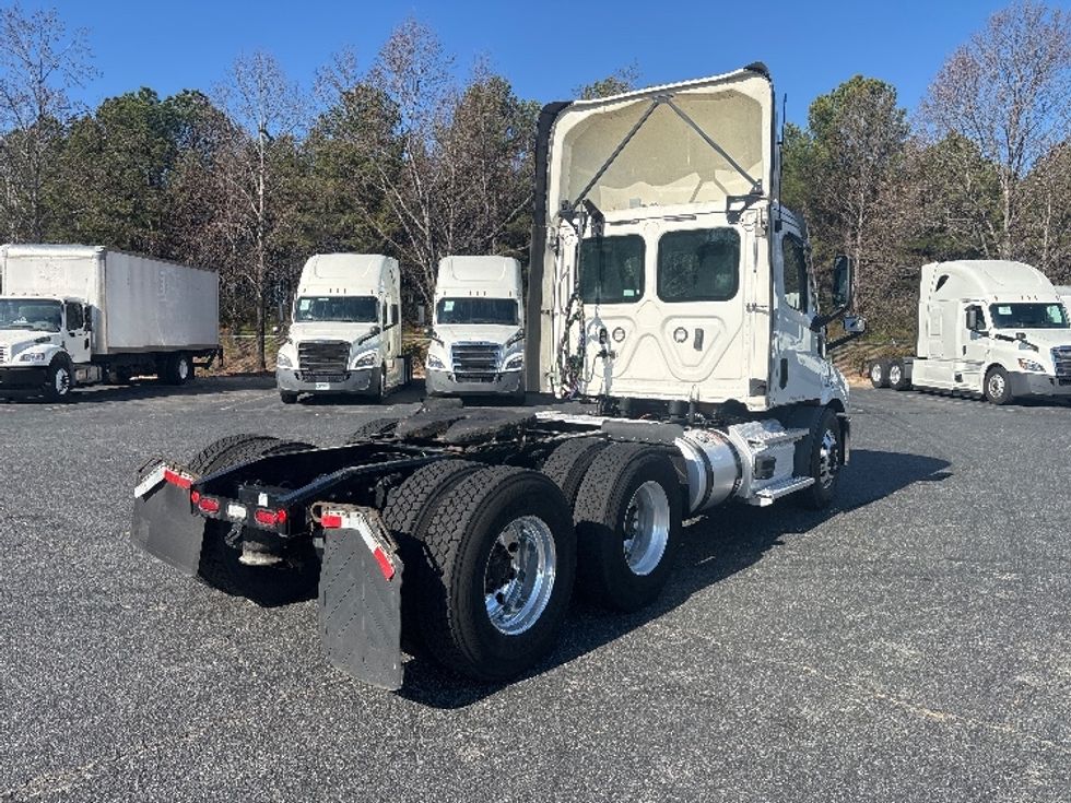 Day Cab Tractor-Heavy Duty Tractors-Freightliner-2021-T11664ST-Concord-NC-264,112\n\t\tmiles-$ 65,000 - Image 7