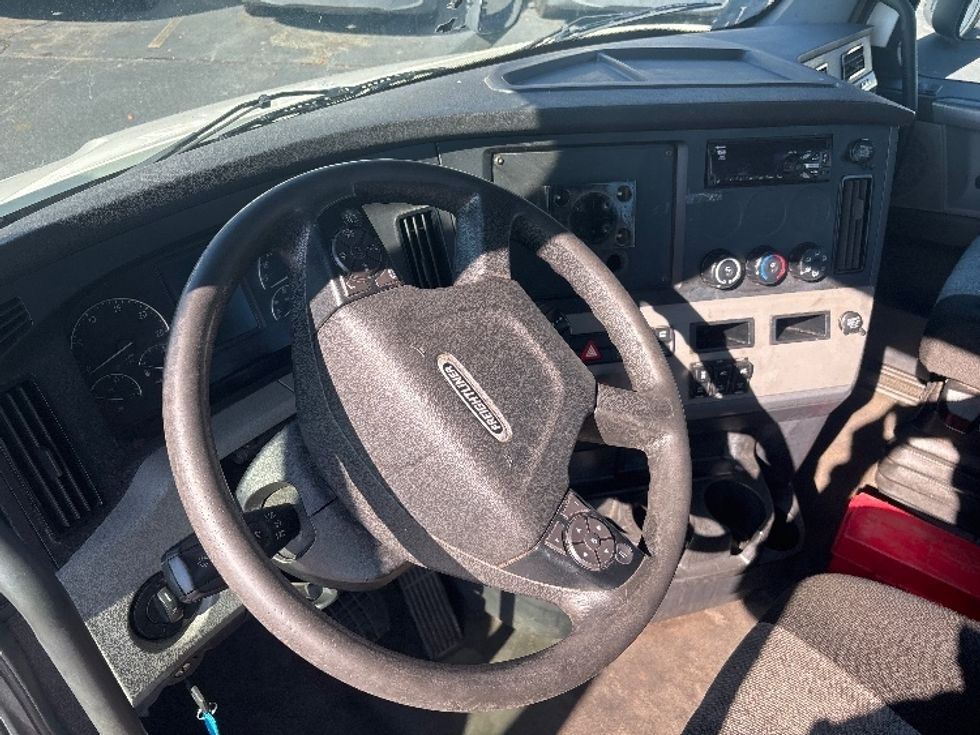 Day Cab Tractor-Heavy Duty Tractors-Freightliner-2021-T11664ST-Concord-NC-347,873\n\t\tmiles-$ 60,000 - Image 10