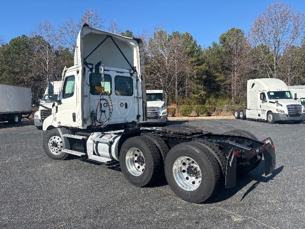 Day Cab Tractor-Heavy Duty Tractors-Freightliner-2021-T11664ST-Concord-NC-347,873\n\t\tmiles-$ 60,000 - Image 5