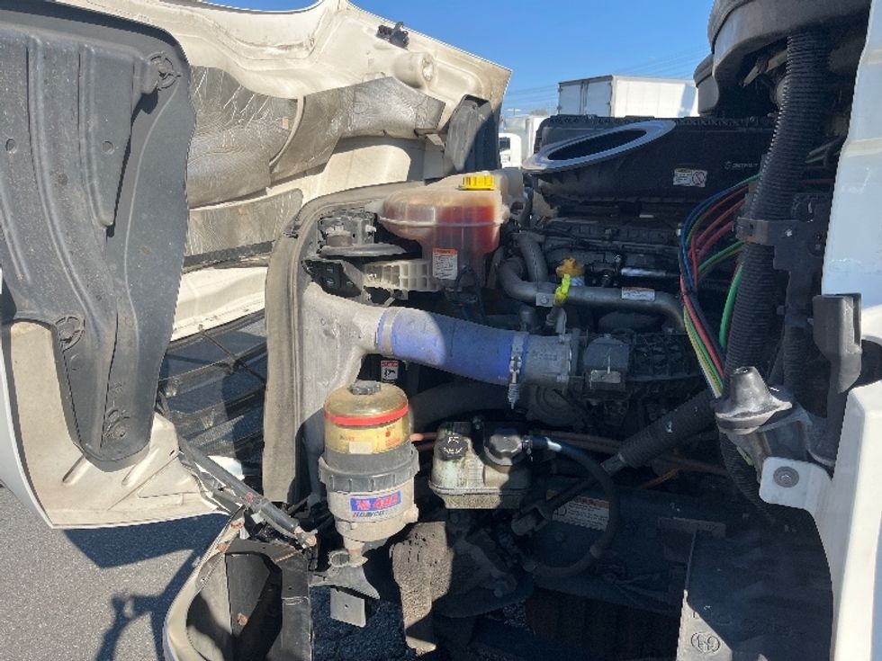 Day Cab Tractor-Heavy Duty Tractors-Freightliner-2021-T11664ST-Concord-NC-365,167\n\t\tmiles-$ 58,750 - Image 16