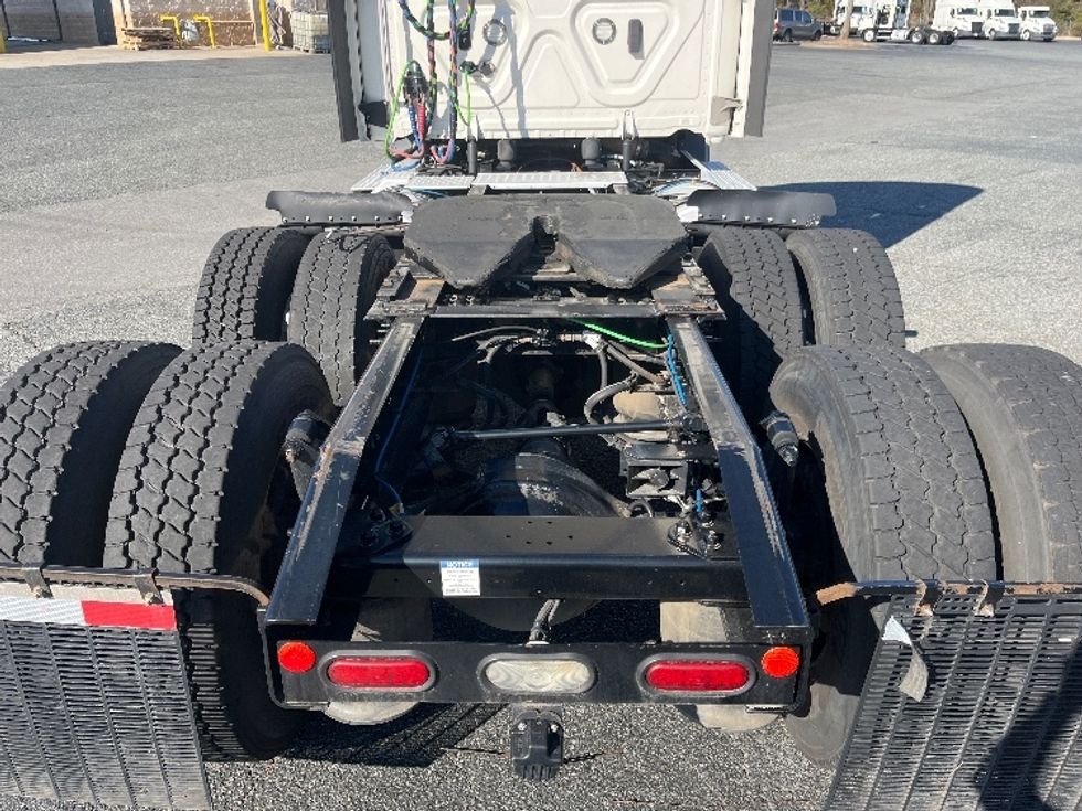 Day Cab Tractor-Heavy Duty Tractors-Freightliner-2021-T11664ST-Concord-NC-365,167\n\t\tmiles-$ 58,750 - Image 6