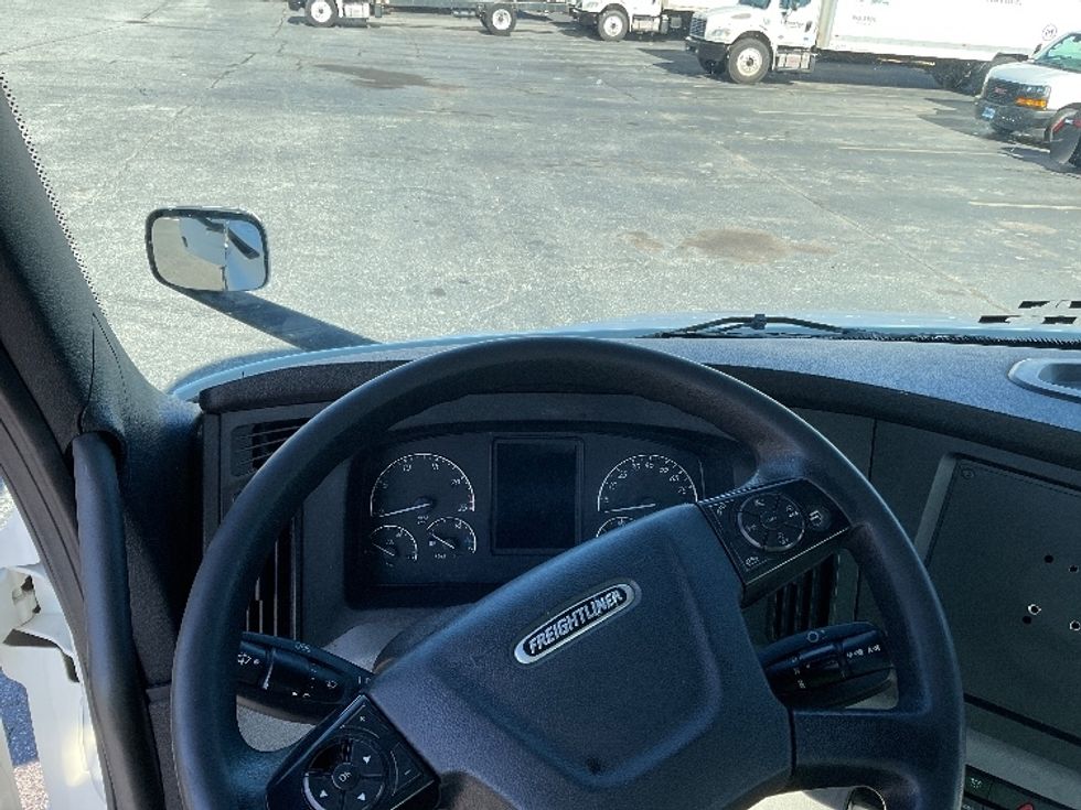 Day Cab Tractor-Heavy Duty Tractors-Freightliner-2021-T11664ST-Concord-NC-370,600\n\t\tmiles-$ 58,500 - Image 11