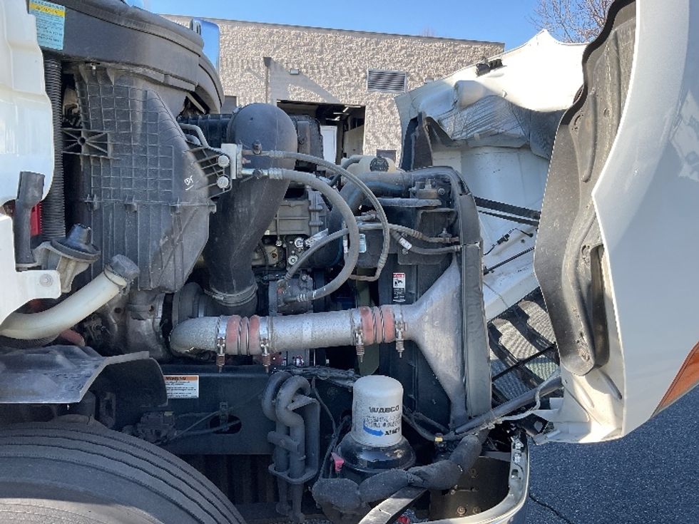 Day Cab Tractor-Heavy Duty Tractors-Freightliner-2021-T11664ST-Concord-NC-370,600\n\t\tmiles-$ 58,500 - Image 15