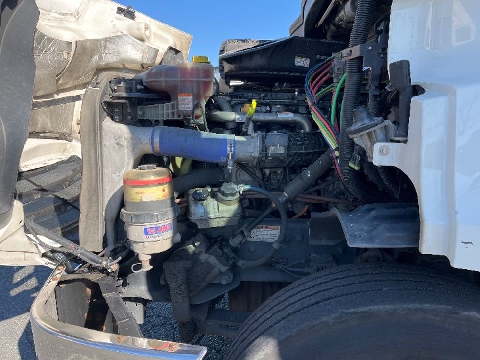 Day Cab Tractor-Heavy Duty Tractors-Freightliner-2021-T11664ST-Concord-NC-375,131\n\t\tmiles-$ 58,250 - Image 16