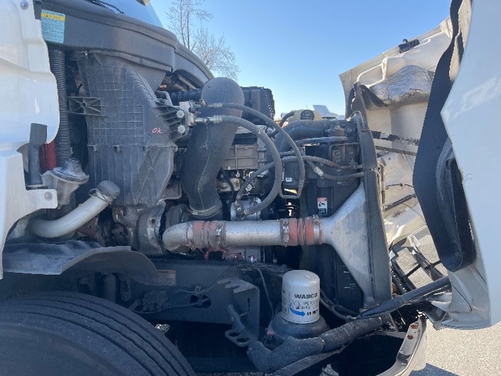 Day Cab Tractor-Heavy Duty Tractors-Freightliner-2021-T11664ST-Concord-NC-385,599\n\t\tmiles-$ 57,500 - Image 15