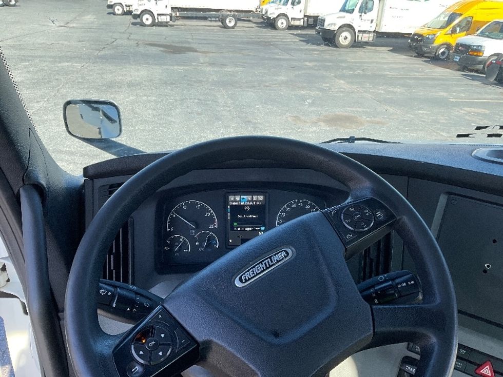 Day Cab Tractor-Heavy Duty Tractors-Freightliner-2021-T11664ST-Concord-NC-395,010\n\t\tmiles-$ 57,000 - Image 11