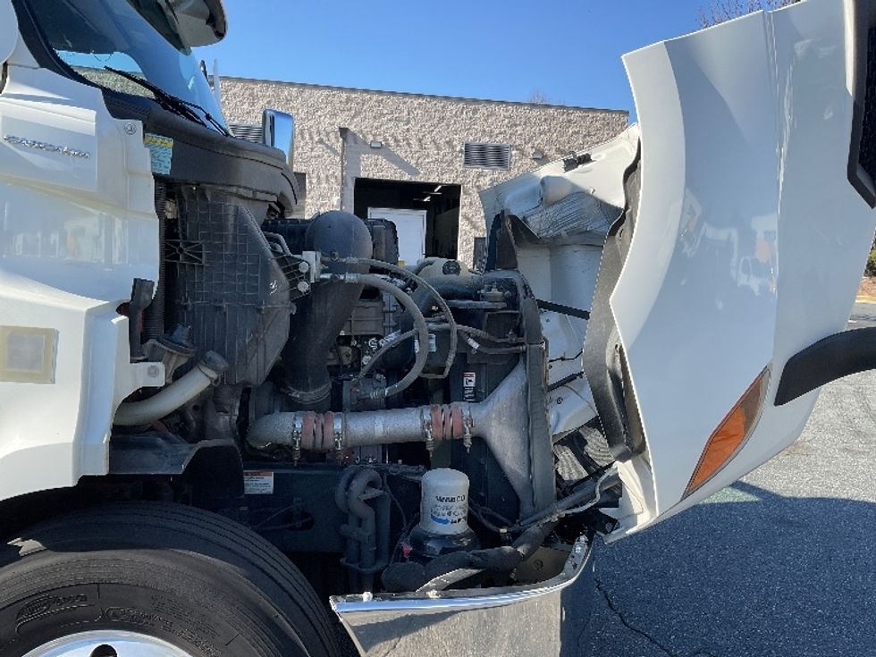 Day Cab Tractor-Heavy Duty Tractors-Freightliner-2021-T11664ST-Concord-NC-395,010\n\t\tmiles-$ 57,000 - Image 15