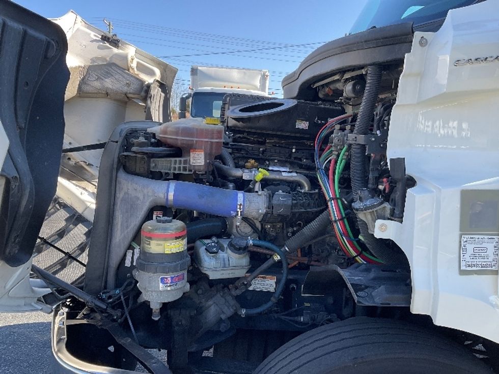 Day Cab Tractor-Heavy Duty Tractors-Freightliner-2021-T11664ST-Concord-NC-395,010\n\t\tmiles-$ 57,000 - Image 16