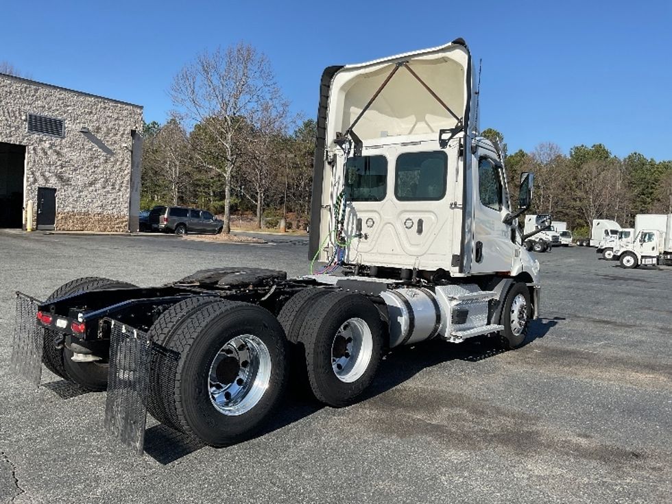 Day Cab Tractor-Heavy Duty Tractors-Freightliner-2021-T11664ST-Concord-NC-395,010\n\t\tmiles-$ 57,000 - Image 7