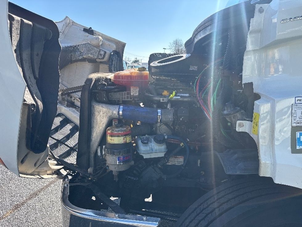 Day Cab Tractor-Heavy Duty Tractors-Freightliner-2021-T11664ST-Concord-NC-396,226\n\t\tmiles-$ 57,000 - Image 16