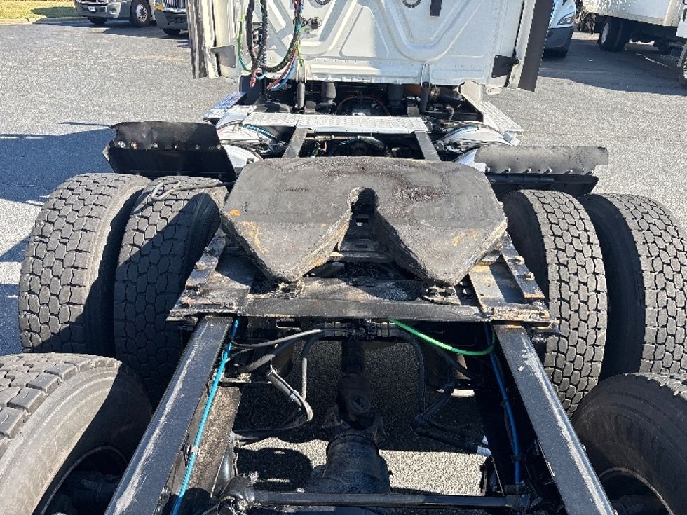 Day Cab Tractor-Heavy Duty Tractors-Freightliner-2021-T11664ST-Concord-NC-396,226\n\t\tmiles-$ 57,000 - Image 6