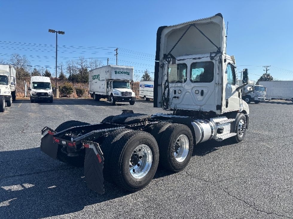 Day Cab Tractor-Heavy Duty Tractors-Freightliner-2021-T11664ST-Concord-NC-417,738\n\t\tmiles-$ 55,500 - Image 7