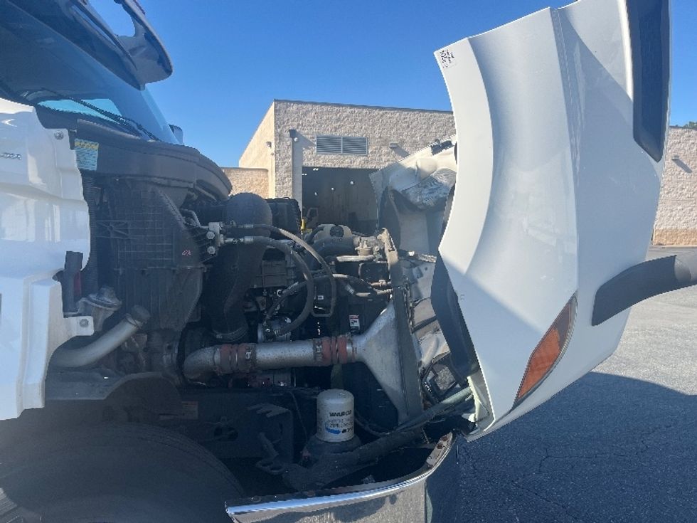 Day Cab Tractor-Heavy Duty Tractors-Freightliner-2021-T11664ST-Concord-NC-422,079\n\t\tmiles-$ 55,250 - Image 15