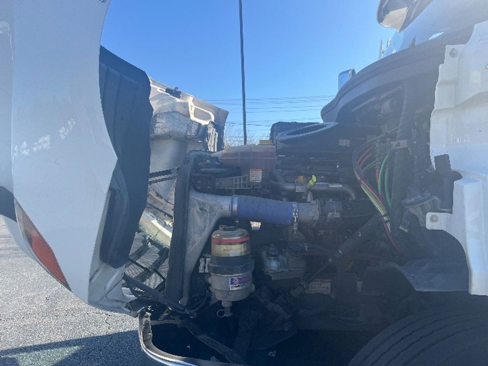 Day Cab Tractor-Heavy Duty Tractors-Freightliner-2021-T11664ST-Concord-NC-422,079\n\t\tmiles-$ 55,250 - Image 16