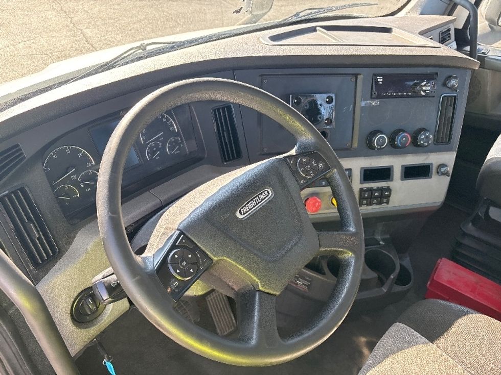Day Cab Tractor-Heavy Duty Tractors-Freightliner-2021-T11664ST-Concord-NC-424,656\n\t\tmiles-$ 55,000 - Image 10