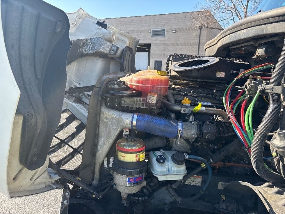 Day Cab Tractor-Heavy Duty Tractors-Freightliner-2021-T11664ST-Concord-NC-424,656\n\t\tmiles-$ 55,000 - Image 16