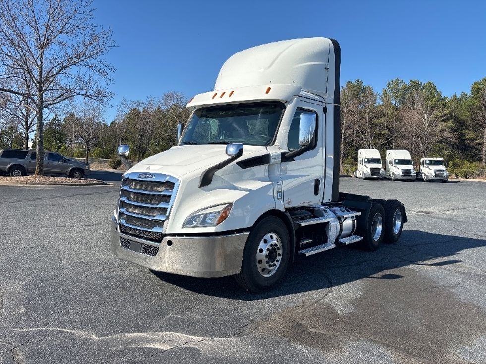 Day Cab Tractor-Heavy Duty Tractors-Freightliner-2021-T11664ST-Concord-NC-424,656\n\t\tmiles-$ 55,000 - Image 3
