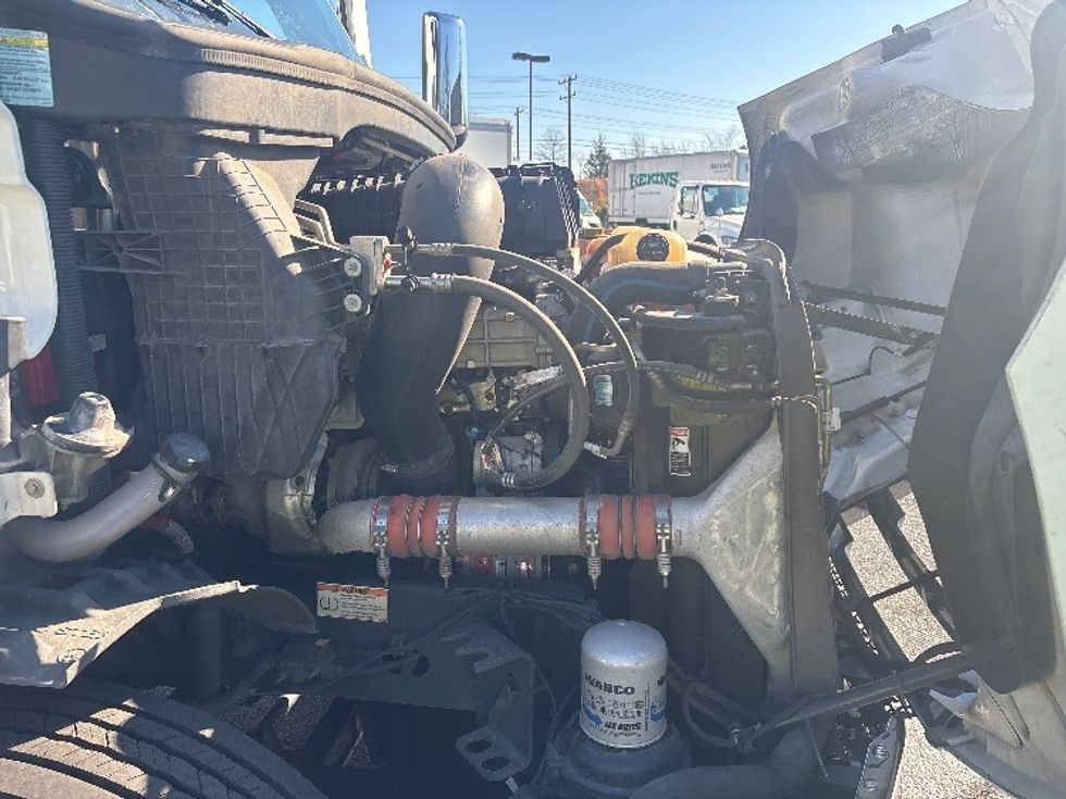 Day Cab Tractor-Heavy Duty Tractors-Freightliner-2021-T11664ST-Concord-NC-456,759\n\t\tmiles-$ 51,500 - Image 15