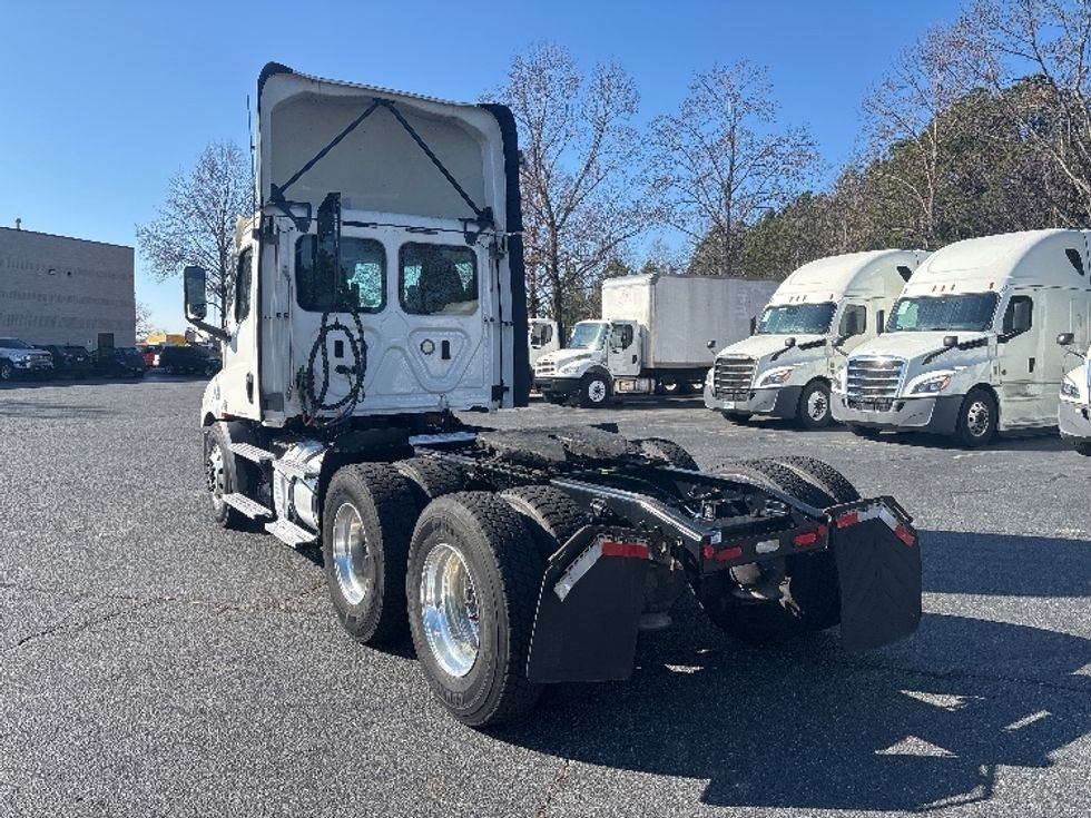 Day Cab Tractor-Heavy Duty Tractors-Freightliner-2021-T11664ST-Concord-NC-456,759\n\t\tmiles-$ 51,500 - Image 5