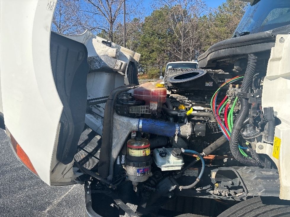 Day Cab Tractor-Heavy Duty Tractors-Freightliner-2021-T11664ST-Concord-NC-478,735\n\t\tmiles-$ 49,250 - Image 16