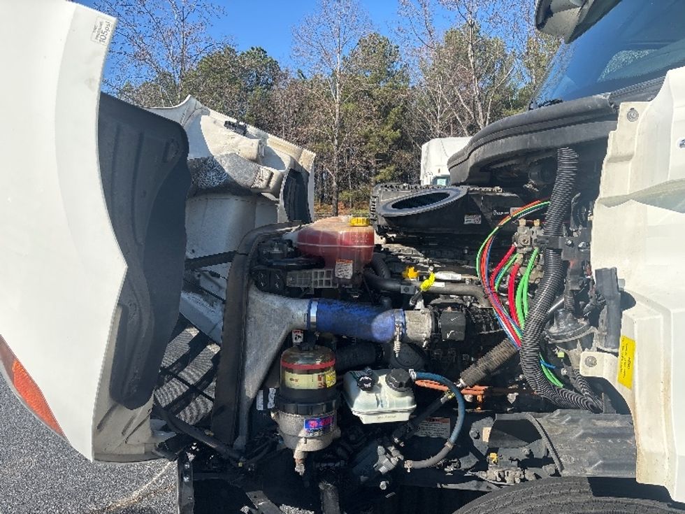 Day Cab Tractor-Heavy Duty Tractors-Freightliner-2021-T11664ST-Concord-NC-481,695\n\t\tmiles-$ 49,000 - Image 16