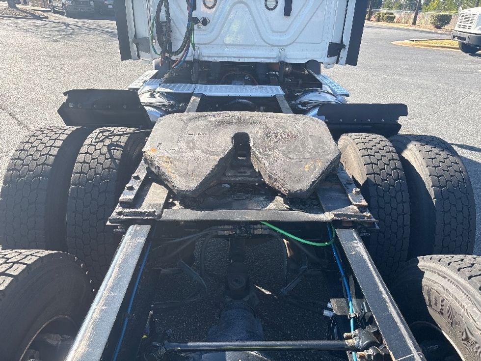 Day Cab Tractor-Heavy Duty Tractors-Freightliner-2021-T11664ST-Concord-NC-481,695\n\t\tmiles-$ 49,000 - Image 6