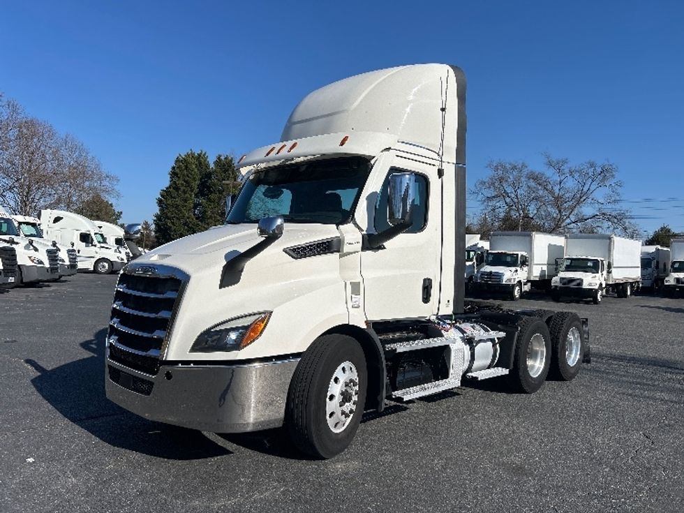 Day Cab Tractor-Heavy Duty Tractors-Freightliner-2021-T11664ST-Concord-NC-484,209\n\t\tmiles-$ 48,750 - Image 3
