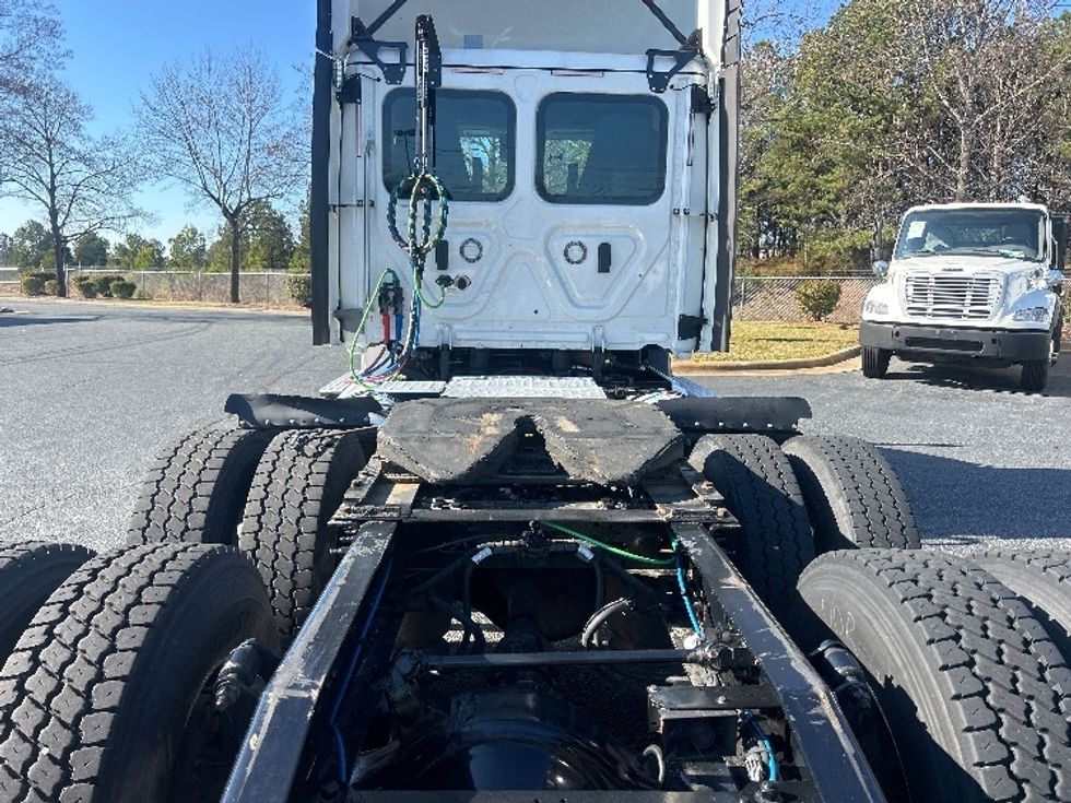 Day Cab Tractor-Heavy Duty Tractors-Freightliner-2021-T11664ST-Concord-NC-484,209\n\t\tmiles-$ 48,750 - Image 6