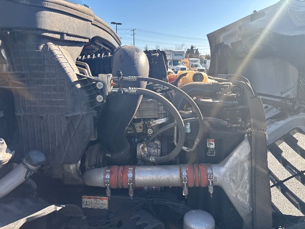 Day Cab Tractor-Heavy Duty Tractors-Freightliner-2021-T11664ST-Concord-NC-486,885\n\t\tmiles-$ 48,500 - Image 15