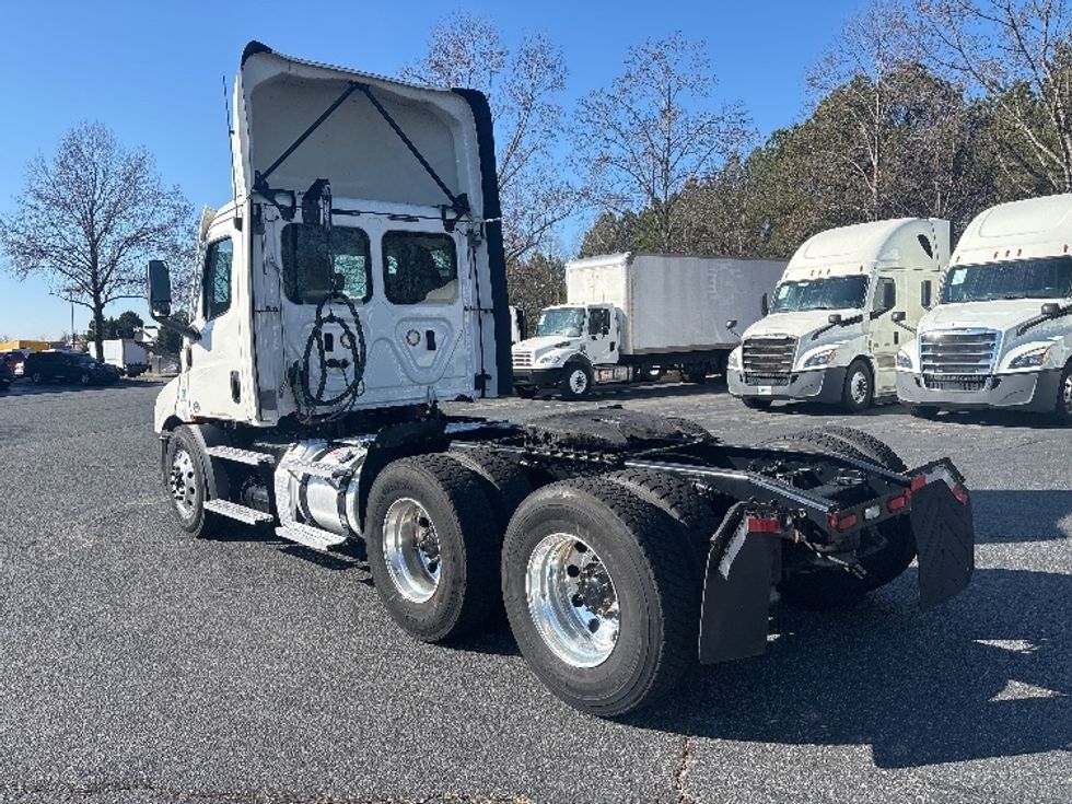Day Cab Tractor-Heavy Duty Tractors-Freightliner-2021-T11664ST-Concord-NC-486,885\n\t\tmiles-$ 48,500 - Image 5